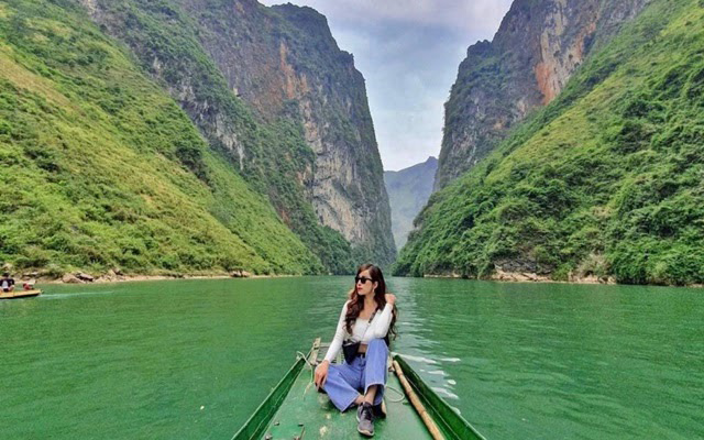 Khám phá vẻ đẹp thiên nhiên hùng vĩ tại sông Nho Quế